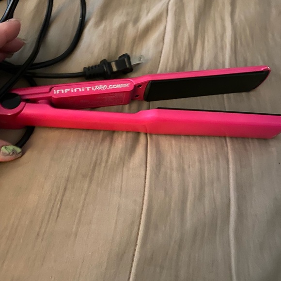 COPY - Conair Infinity Pro straightener, used only a few times, good shape - Picture 3 of 3